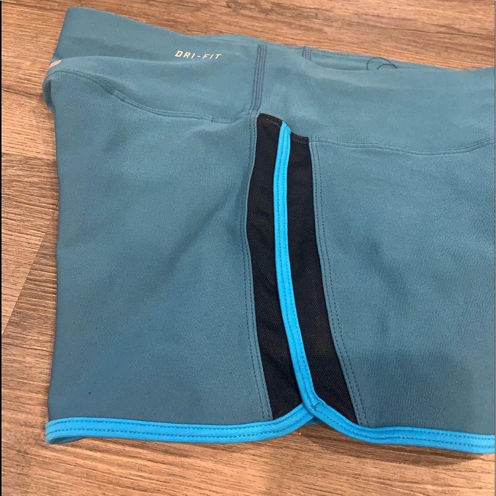 Nike Running shorts-size M - Picture 5 of 5